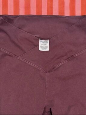 PINK Victoria's Secret Plum Burgundy Leggings